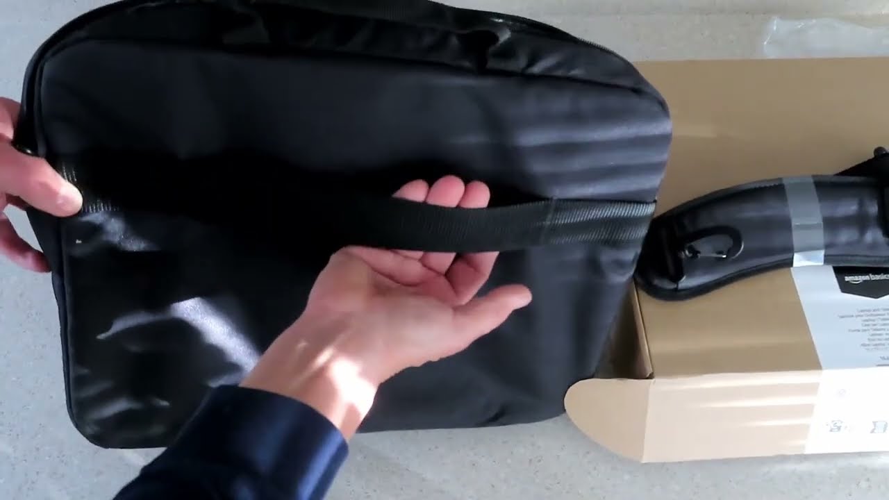 Amazon Basics 15 6 Inch Laptop Computer and Tablet Shoulder Bag Carrying Case Review
