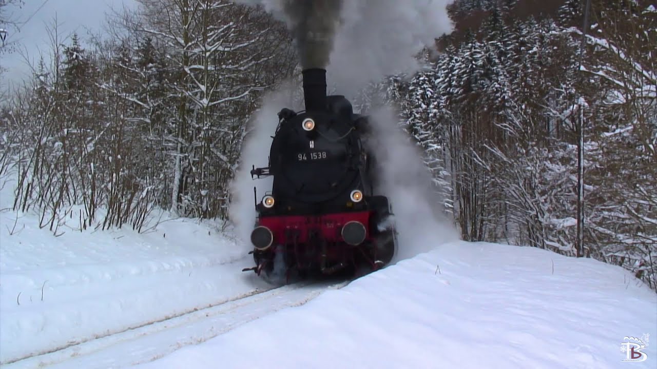 1 of 24 | Tenderlok 94 1538 kämpft am winterlichen Rennsteig