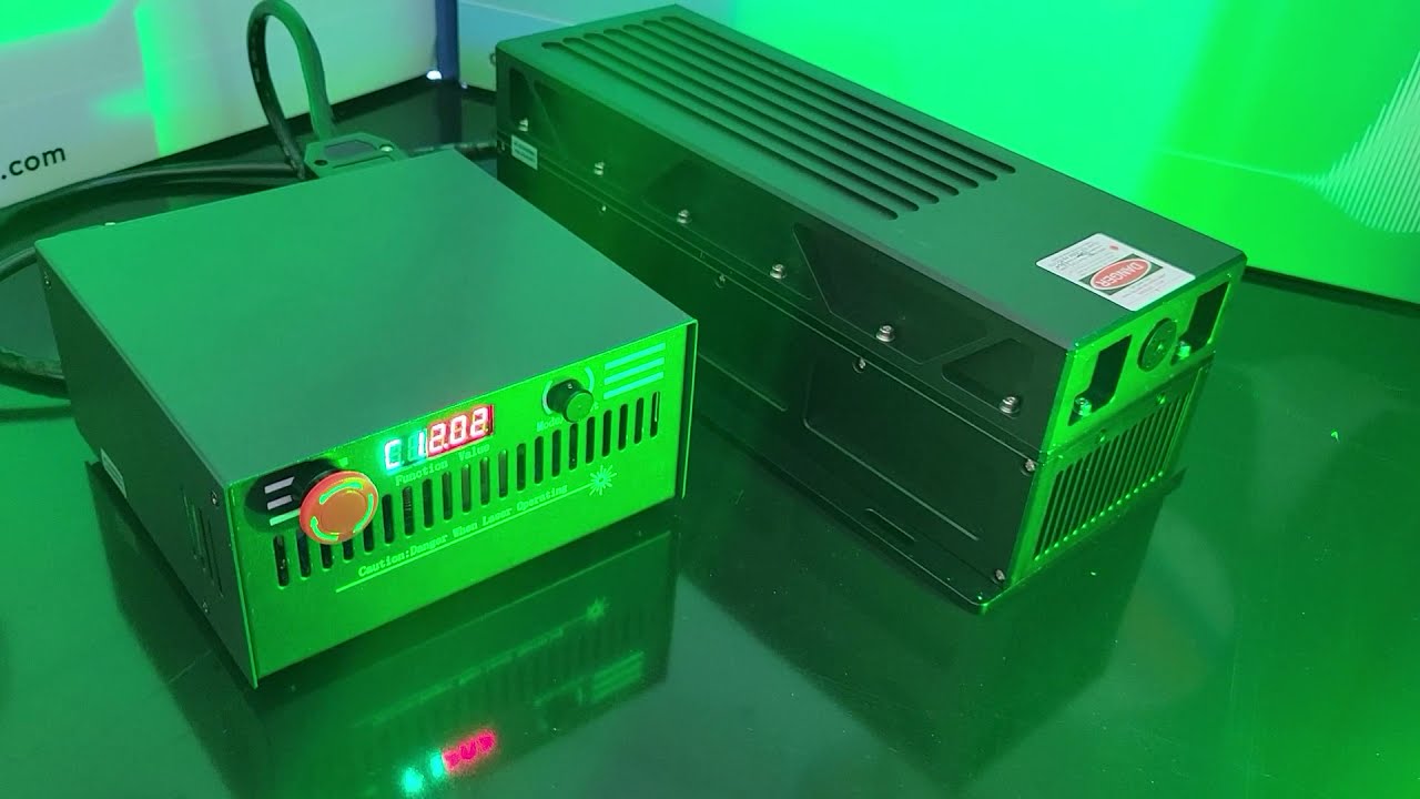Green laser for pumping nitrogen-vacancy centers (NV&minus;) in diamond