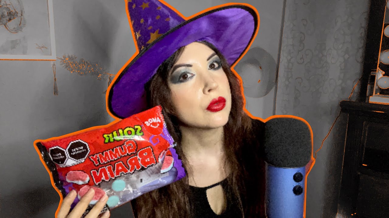 ASMR Comiendo GOMITAS y Contando Historias de TERROR 👻 | Especial de HALLOWEEN! 🎃