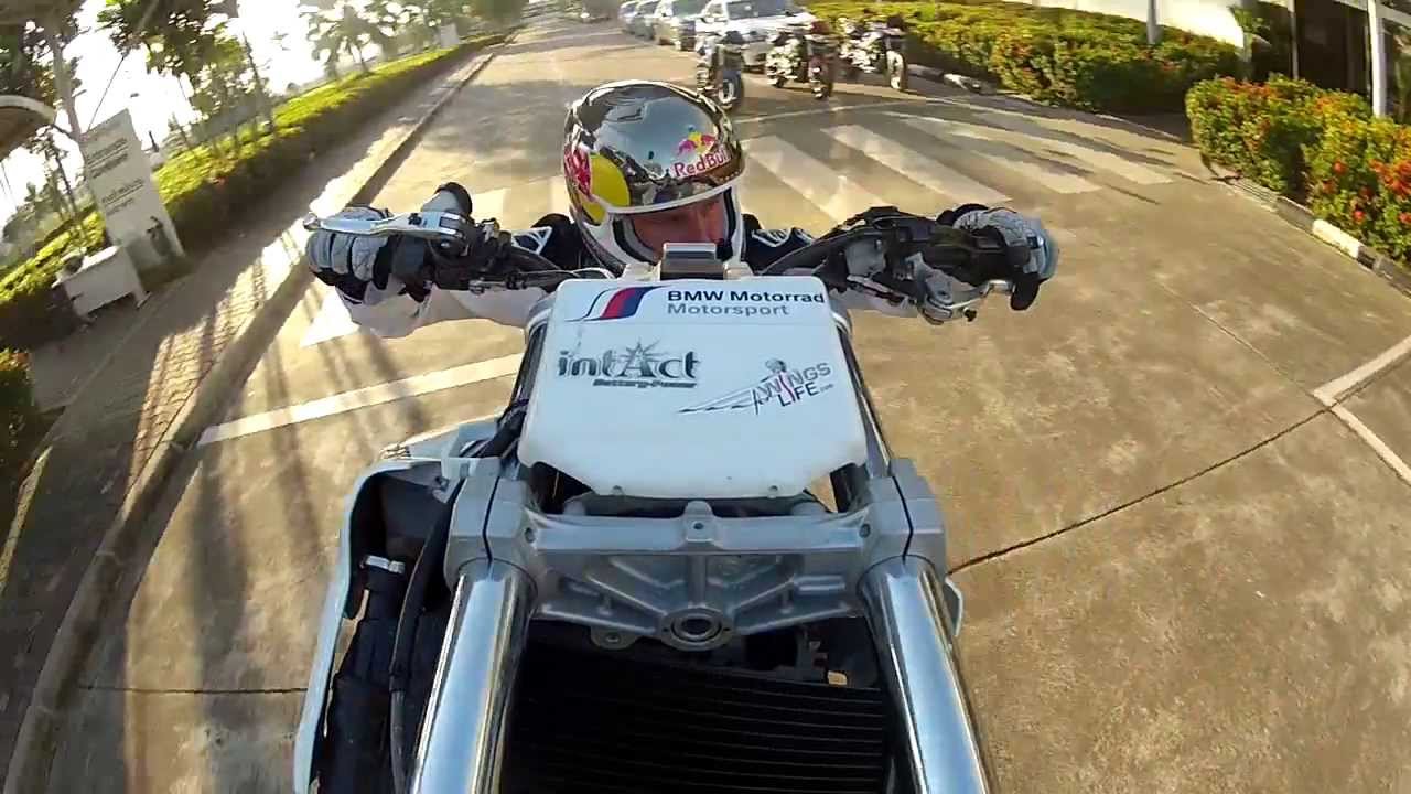 Chris Pfeiffer and his F R800 R on a flying visit to Bangkok