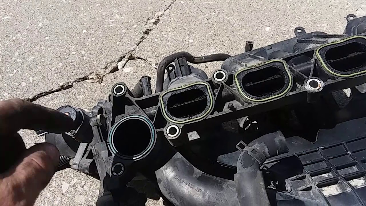2005 Ford Focus 2 L engine removal