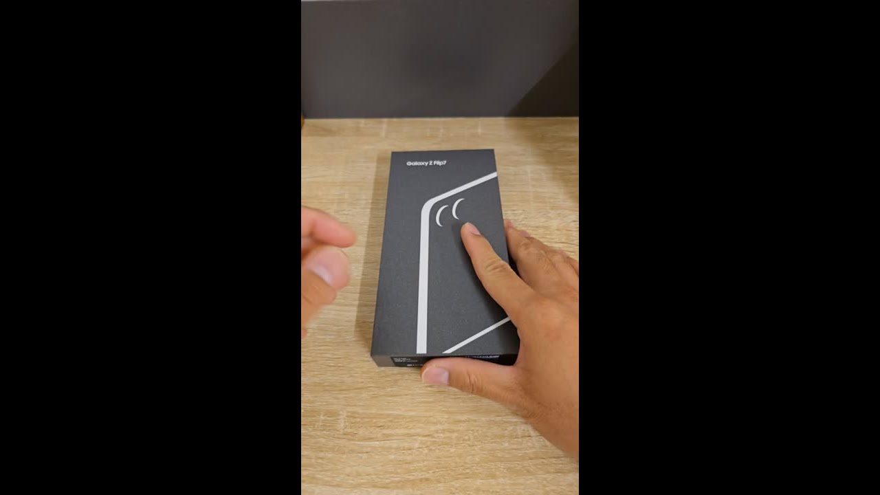 FINALLY Got the Samsung Galaxy Z Flip 7... UNBOXING! 😱