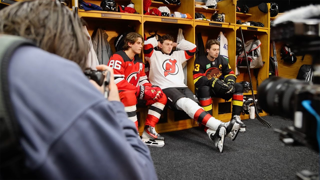 Поднял микрофон | Хьюз снимает обложку NHL 25