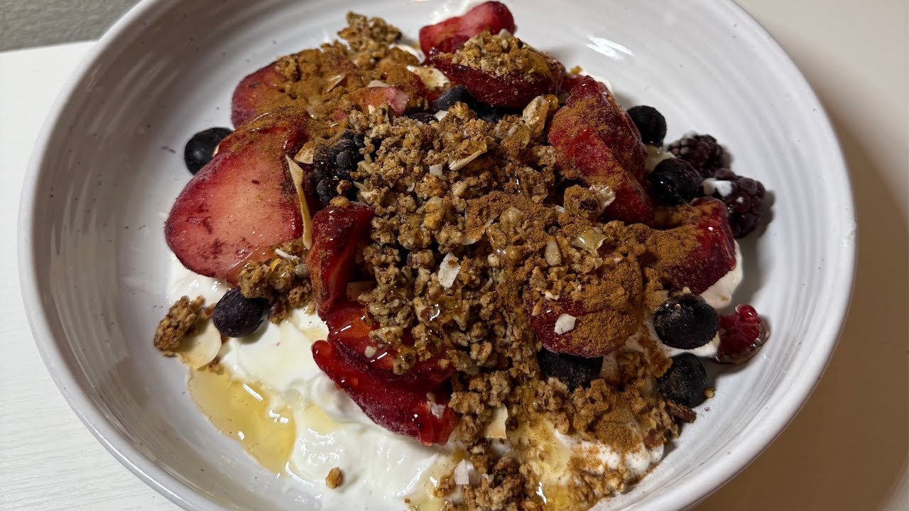 ASMR | Yogurt Parfait Bowl - Crunchy Granola and Frozen Fruit (Eating & Mouth Sounds)