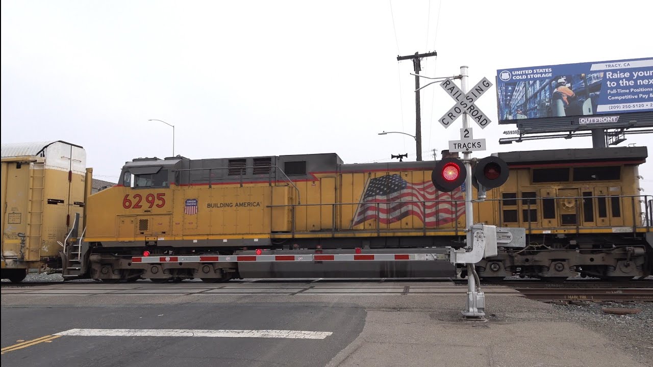 UP 8318 Intermodal Auto - Stack Train North, E. Lafayette Street Railroad Crossing, Stockton CA
