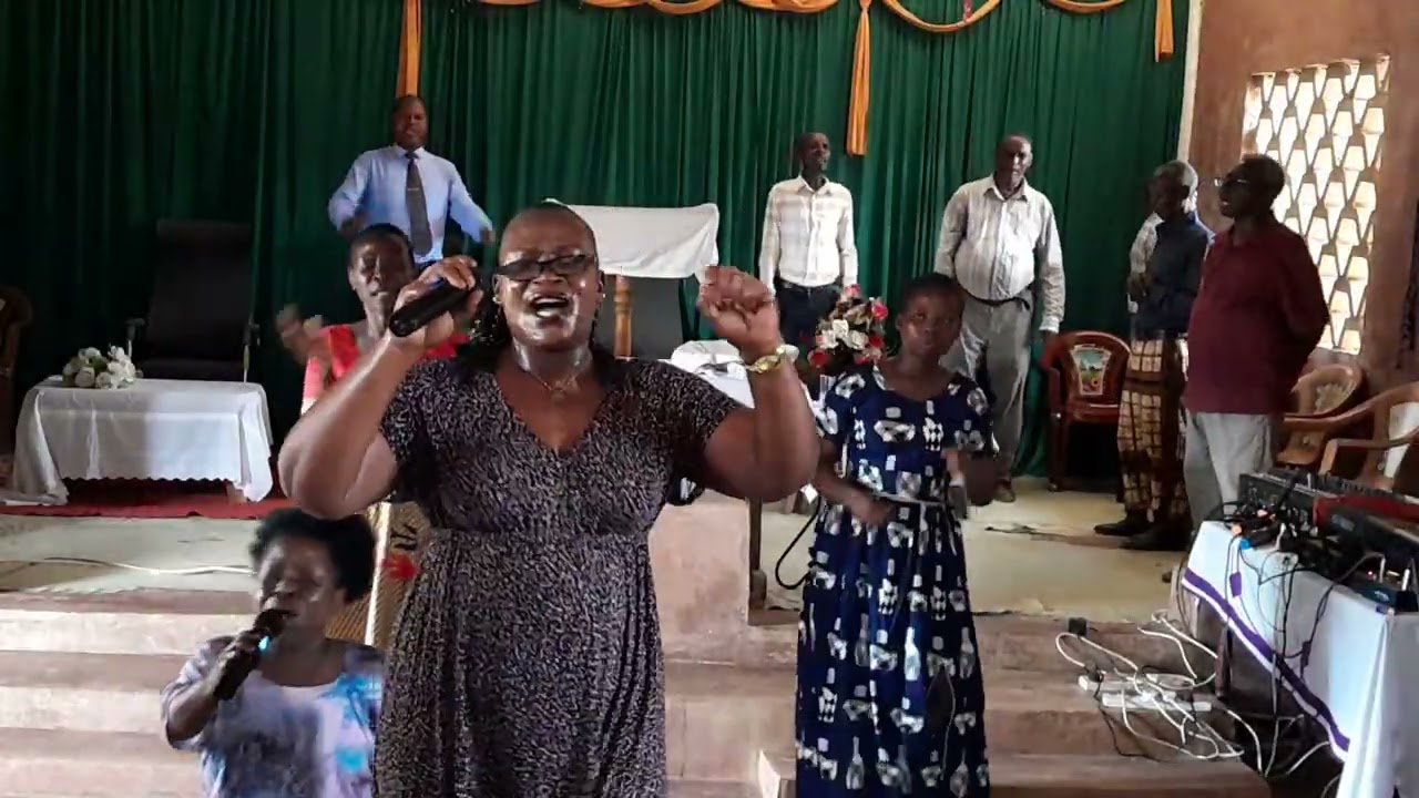 BWANA YESU ANASTAHILI SIFA