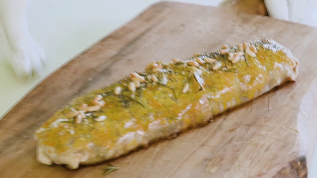 STRUDEL CON PATATE, RADICCHIO E BRIE - Video Ricetta - Grigio Chef