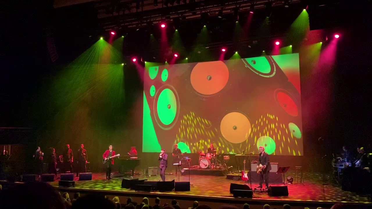 Marc Almond & Chris Braide performing Dandy & Children of the Revolution