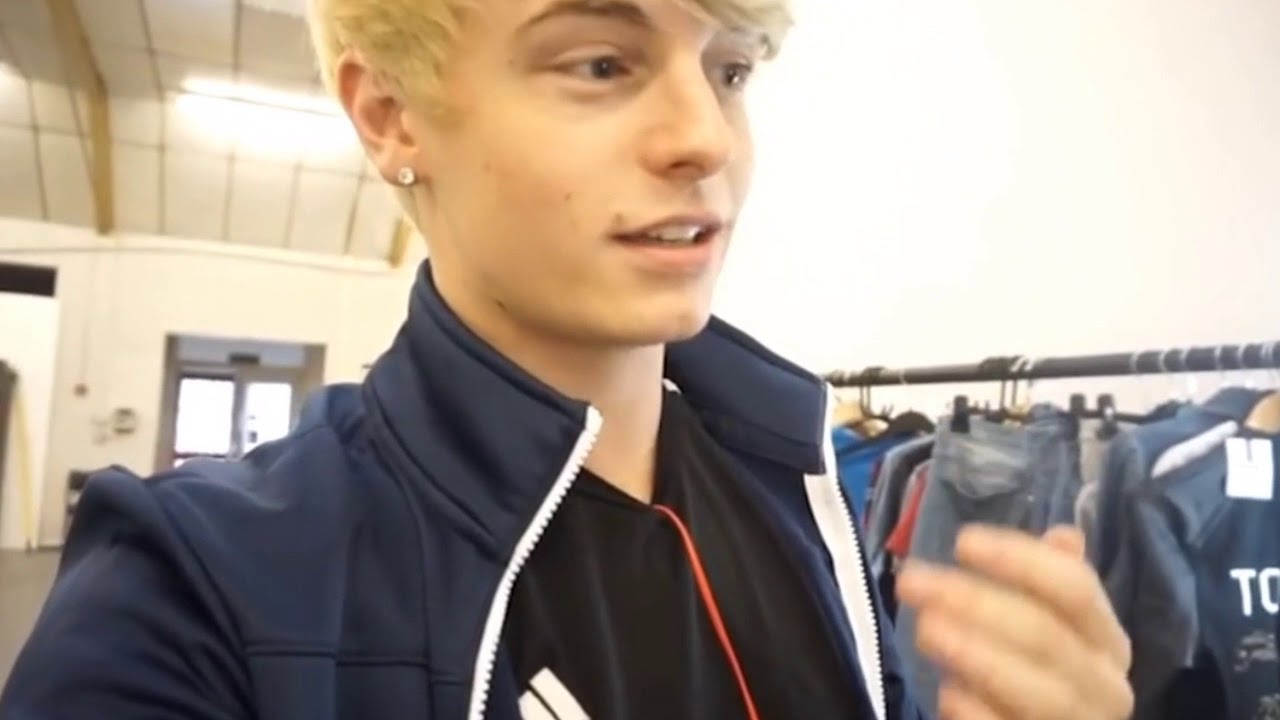 Try Not To Laugh Challenge - RoadTrip