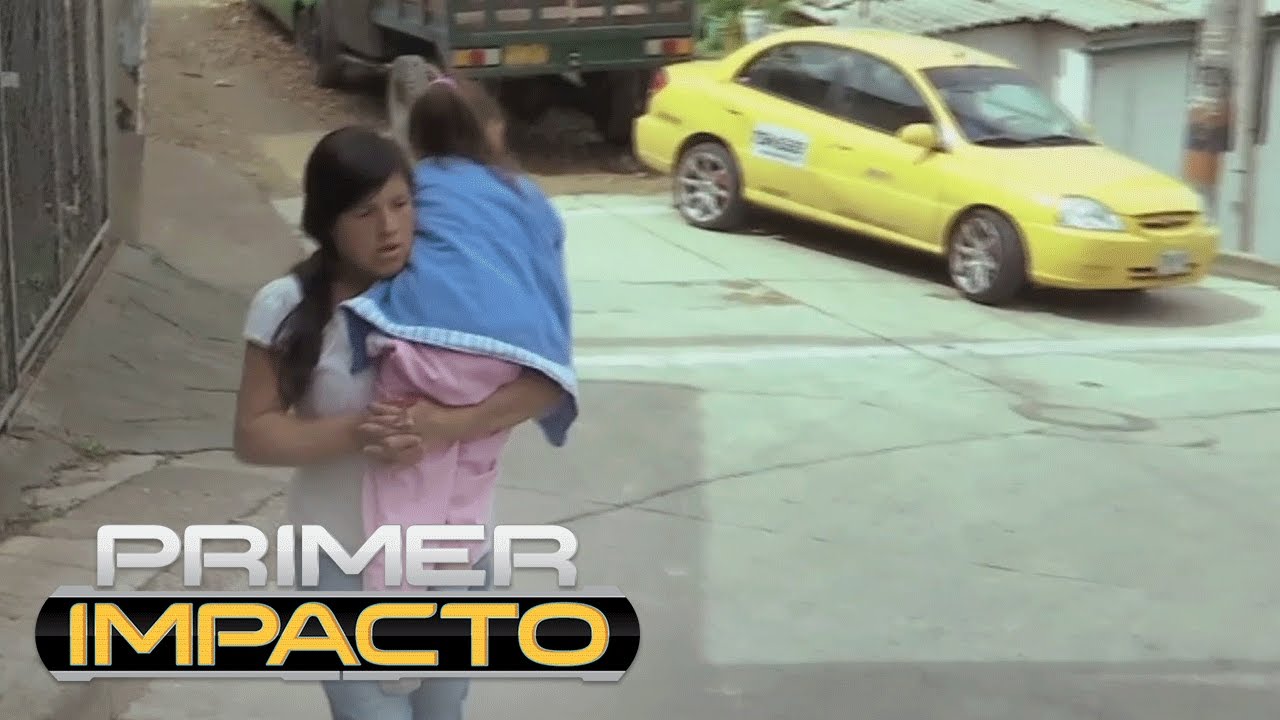La bondad de la gente cambia la vida de la madre que cargaba a su hija enferma todos los días