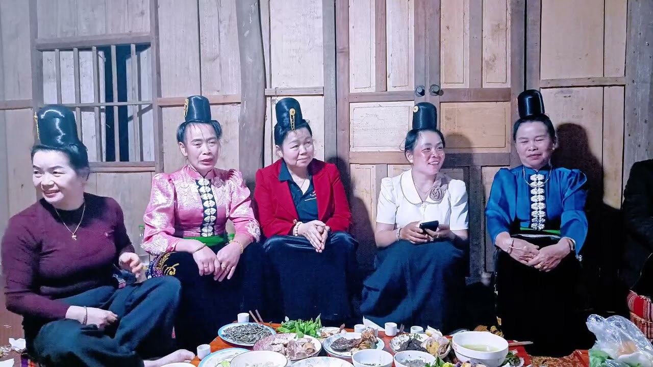 NÁI LOẠN XUÂN KHẮP CHỐM CHIỀNG PÌ MÁƯ HƯỚN LƯỜNG TÂN 