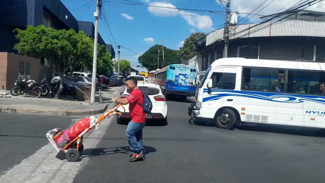 Street View: San Salvador