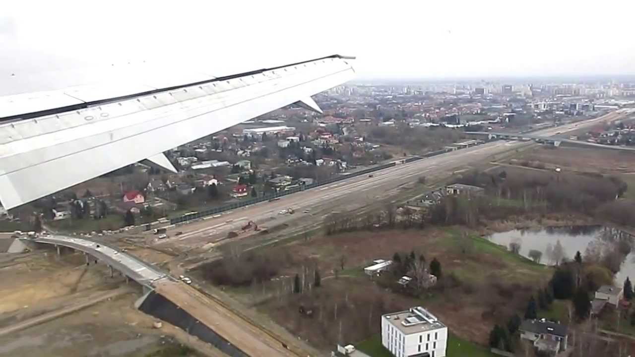 Boeing 767-300ER  LOT Polish Airlines Landing in Warsaw Chopin Airport