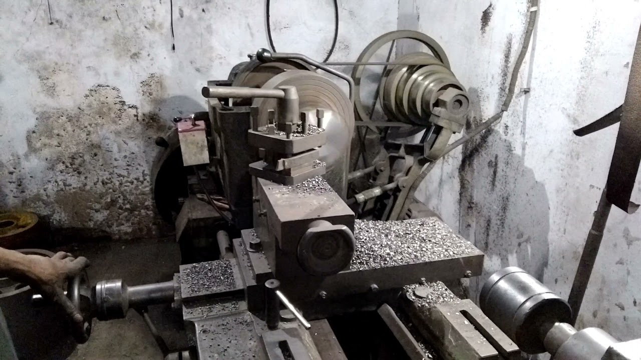 Setting for automatic cross feed in lathe | Tumbler gear mechanism in lathe machine