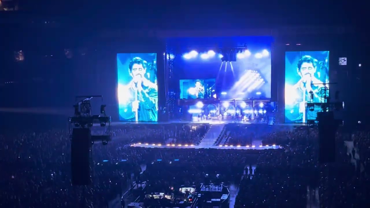 Bully - Jonas Brothers (Live at Rogers Centre)