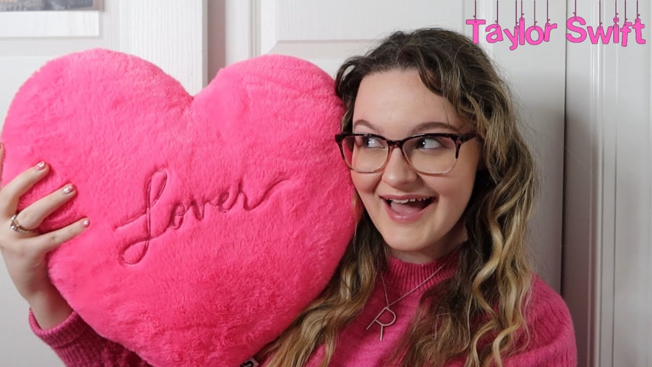 TAYLOR SWIFT: LOVER VALENTINES DAY COLLECTION MERCH UNBOXING