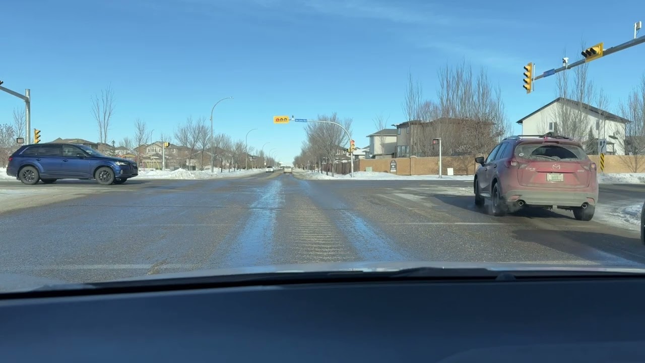 Winter Driving in Canada.How Canadians Drive on Ice Without Panicking?