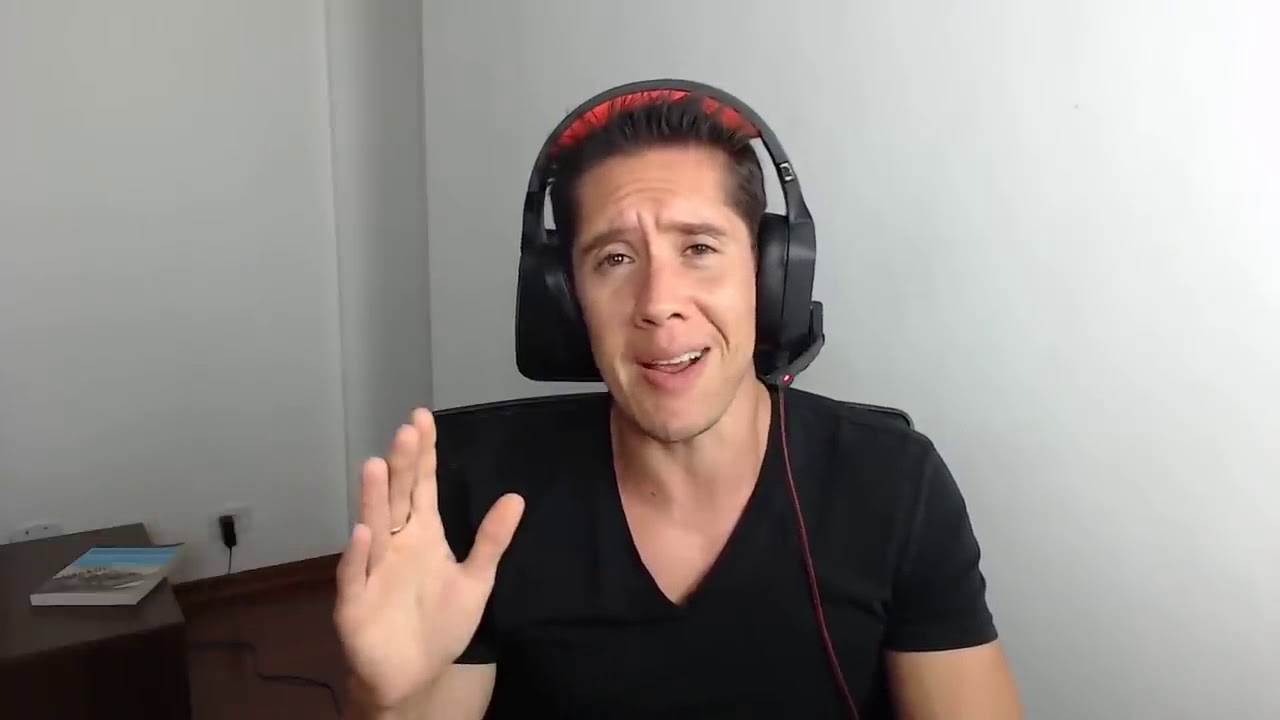 Bruno Giglio (Social Arts) comenta sobre a glamourização da obesidade nas mulheres.