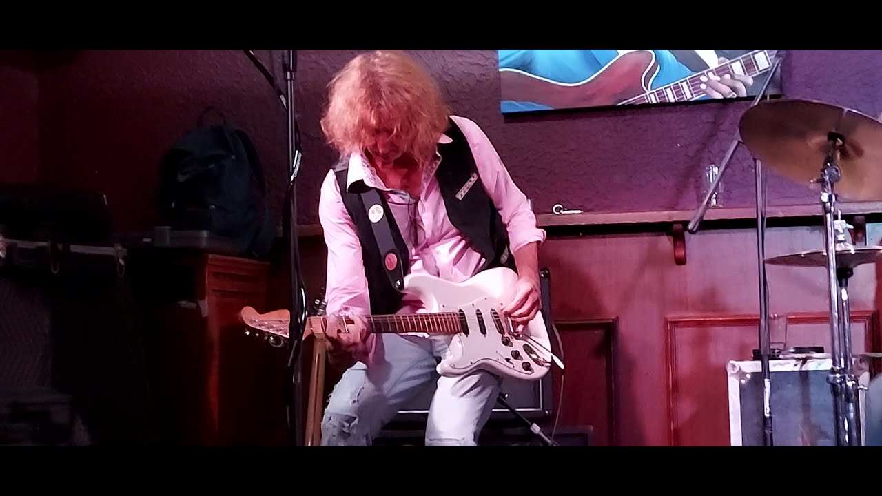 VanBeekestein (ft Wilko Van Beek) 14 Oct 2020  Before Locked for 4 weeks The Bluescafe Apeldoorn NL