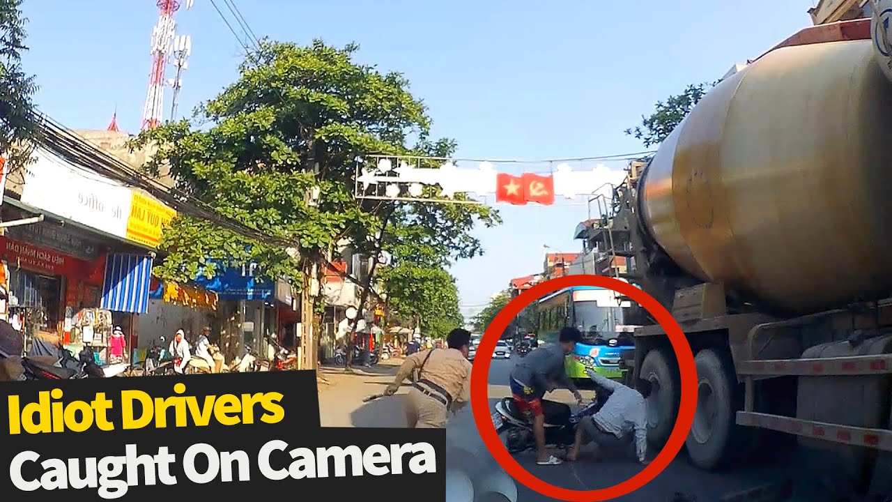 This Is Why I HATE Driving, 20 Idiot Driving Moments Caught On Camera