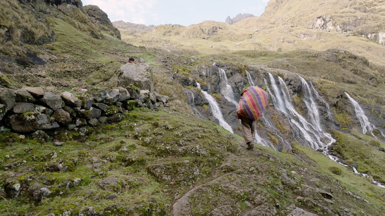 Rolex Awards – Constantino Aucca Chutas – Ep. 3: Many Hands