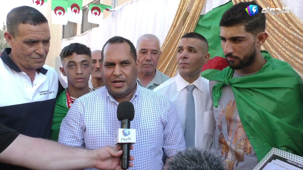 سطيف _ تكريم البطل الافريقي حمزة مخناش بالميدالية الذهبية لرياضة الكونغ فو