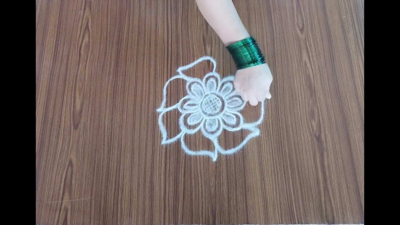 Simple Free hand rangoli ❤️ #rangoli #muggulu #freehandrangolis #indianart 