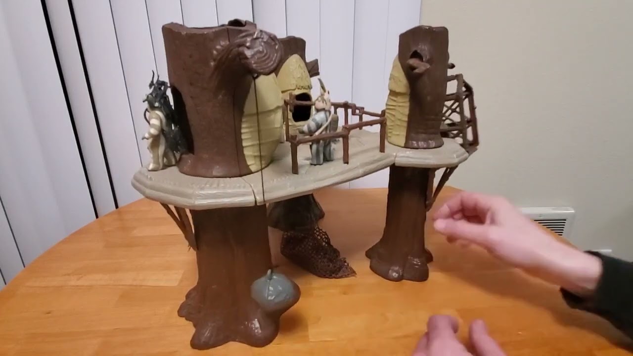 1983 Kenner Ewok Village Review
