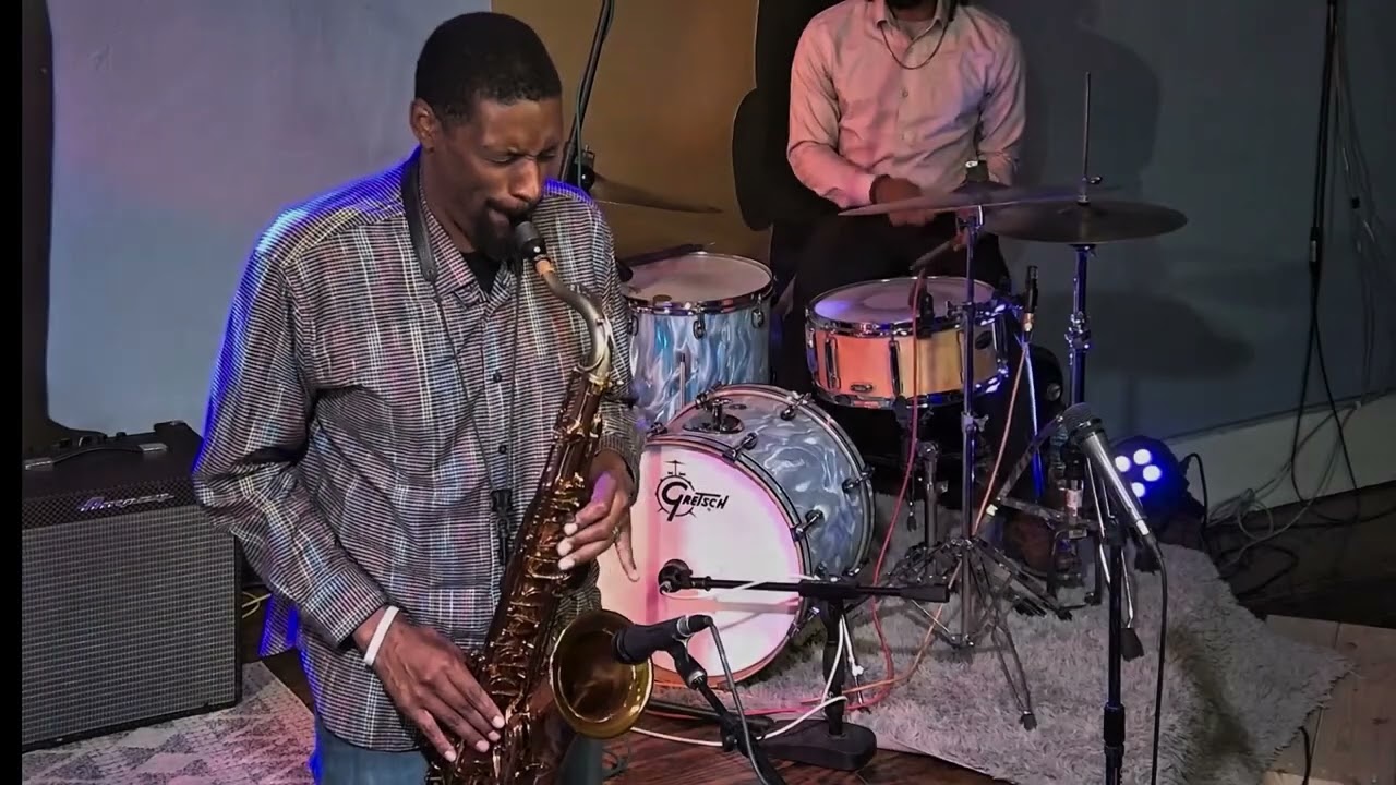 Snippet from Q’s Performance at Songbird Live 