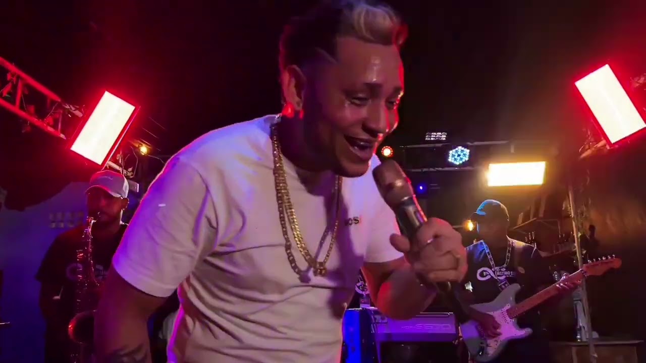 CRISTIANO SOUZA - PORTA DE BAR (áudio visual completo ) arrocha mamãe