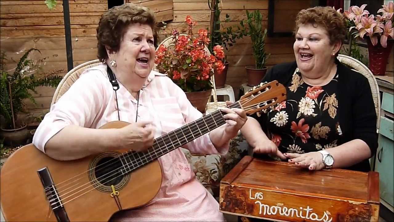 Las Morenitas Cantoras. Mujer Chilena (Cueca). Chabelita Fuentes y Fani Flores