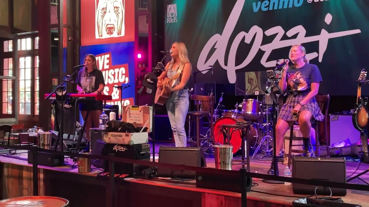 Dozzi: Live at Ole&rsquo; Red , Nashville.