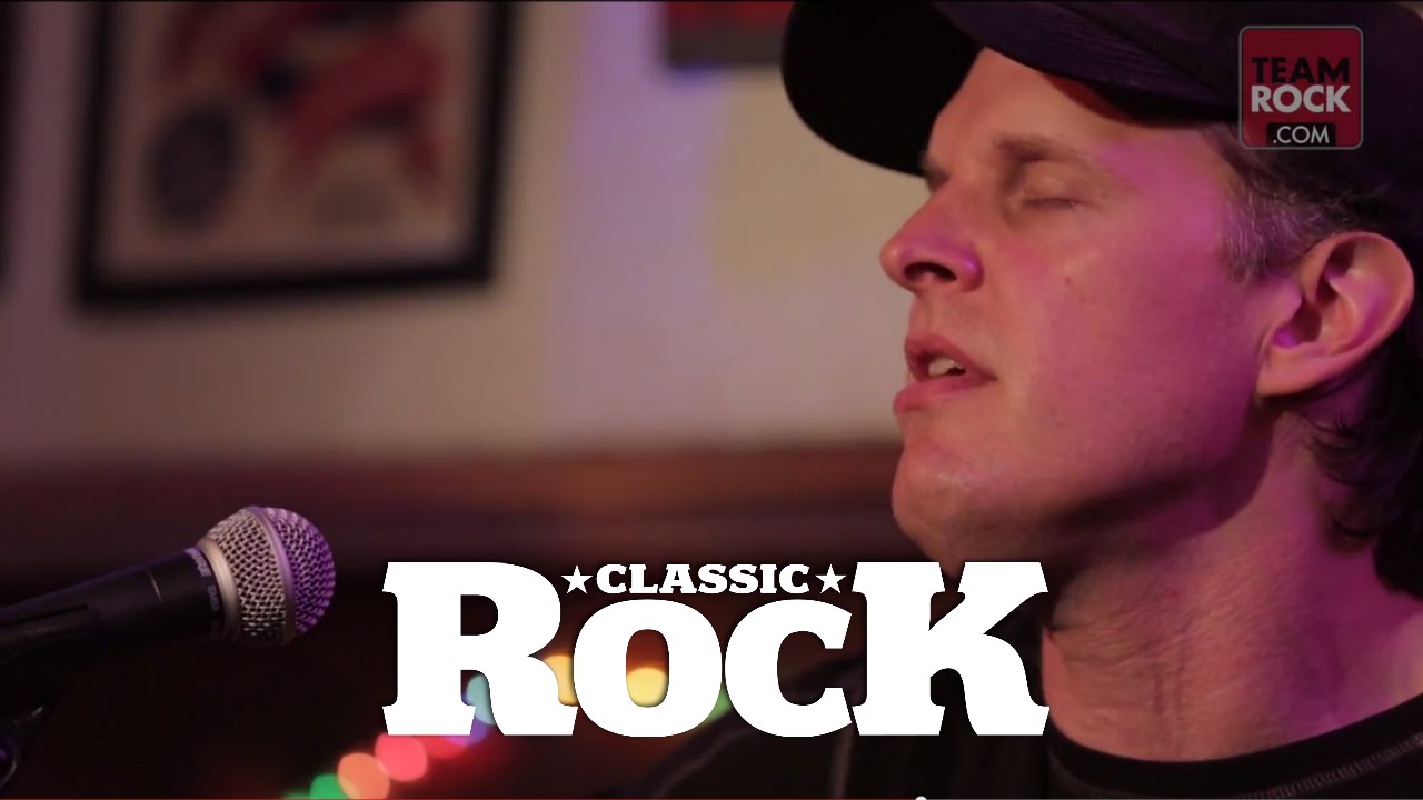Joe Bonamassa - Woke Up Dreaming - Unplugged | Classic Rock Magazine
