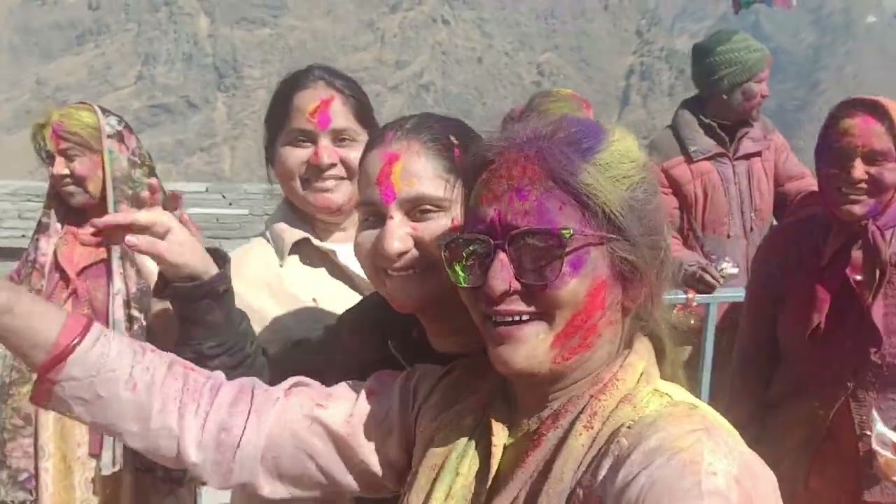 2026 ki ek yadgaar holi narsingh mandir jyotirmath #love #enjoy # happiness # with frnds.......❤️🎊🎊🎊