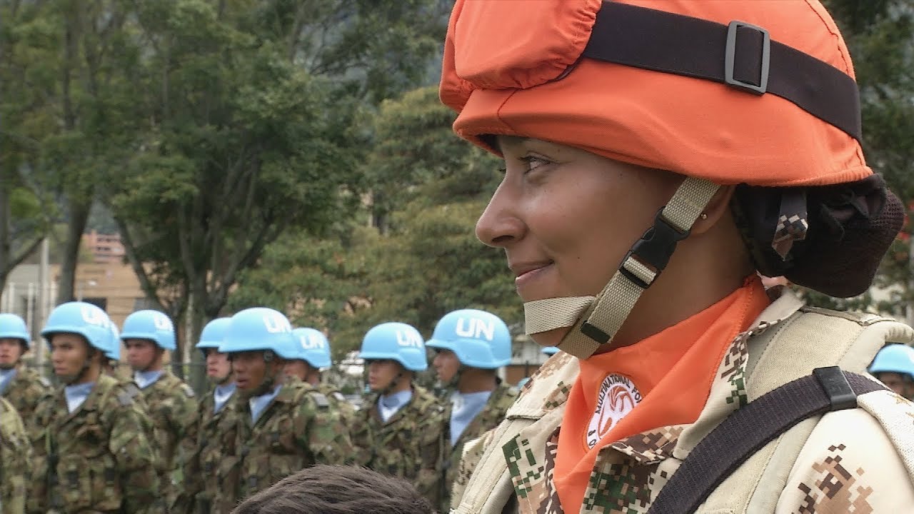 Mujer madre y militar única mujer del relevo 111 al Sinaí