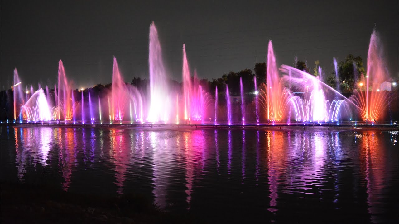 Musical fountain of Baansera Park at Yamuna riverfront by Colordesign India
