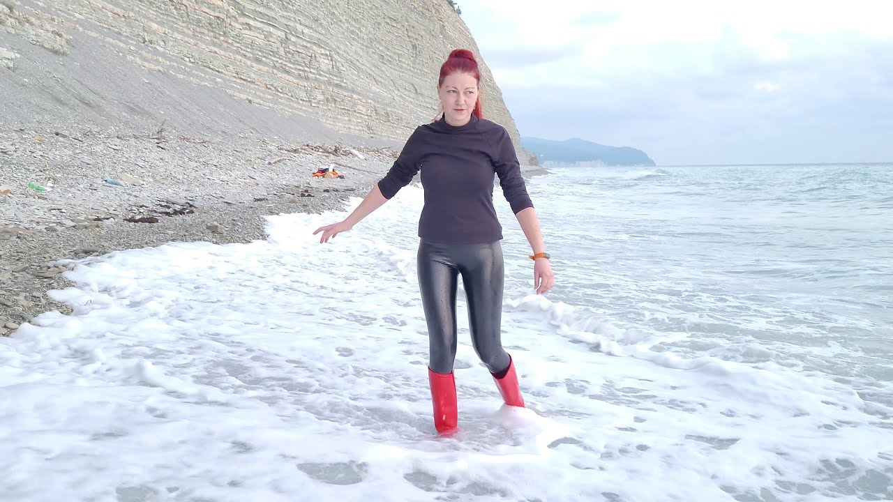 Girl in red wellies 2021 - 11