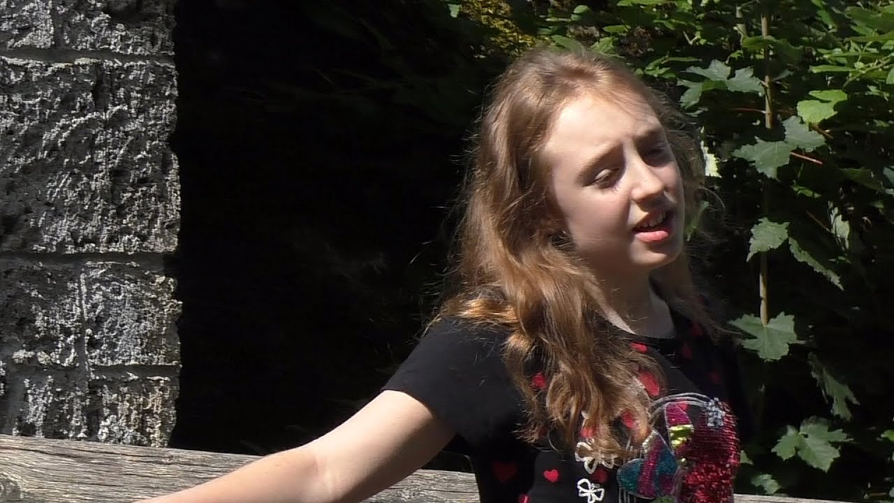 „Die Zirkusprinzessin“ E. Kalman. Aria Mister X. Von Emily (12 Jahre alt)