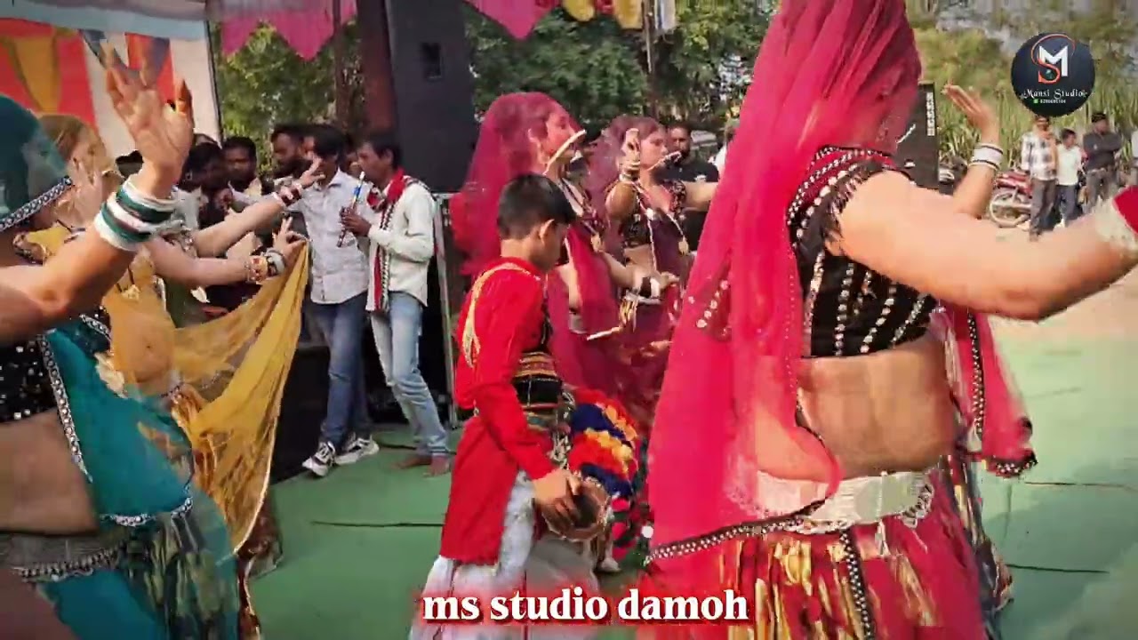 desi rai//जाड़े में जगा लई रे सैयां बेईमान ने//कटीली राई//गायक राकेश कमाल ख़तरनाक जवाबी राई।