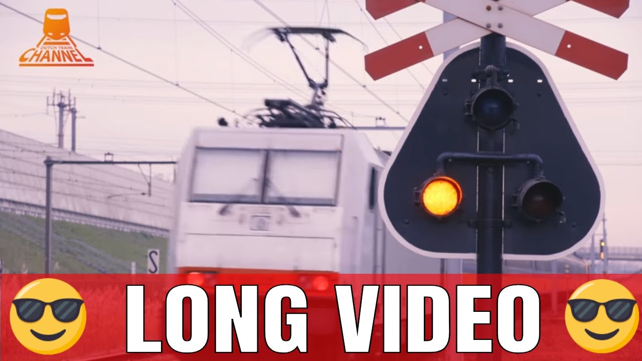 DUTCH RAILROAD CROSSING - LONG VIDEO -  Zevenbergsche Hoek - AKI Spoorovergang