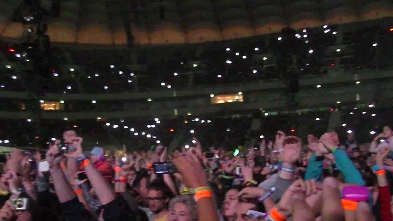 Coldplay - Intro + Hurts Like Heaven + In My Place (live) @ Stadion Narodowy, Warszawa, 19.09.2012