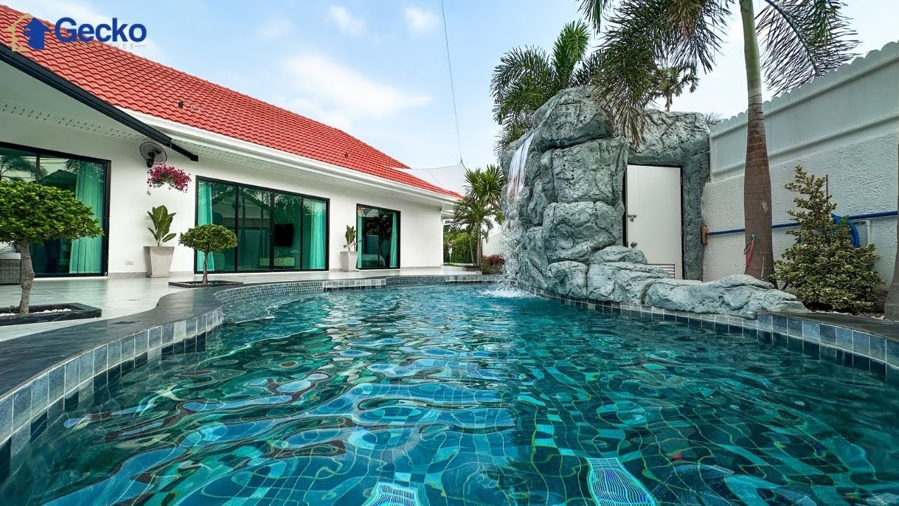 4 Bed House In Freeway Villas Pattaya For Sale 10,950,000 Baht