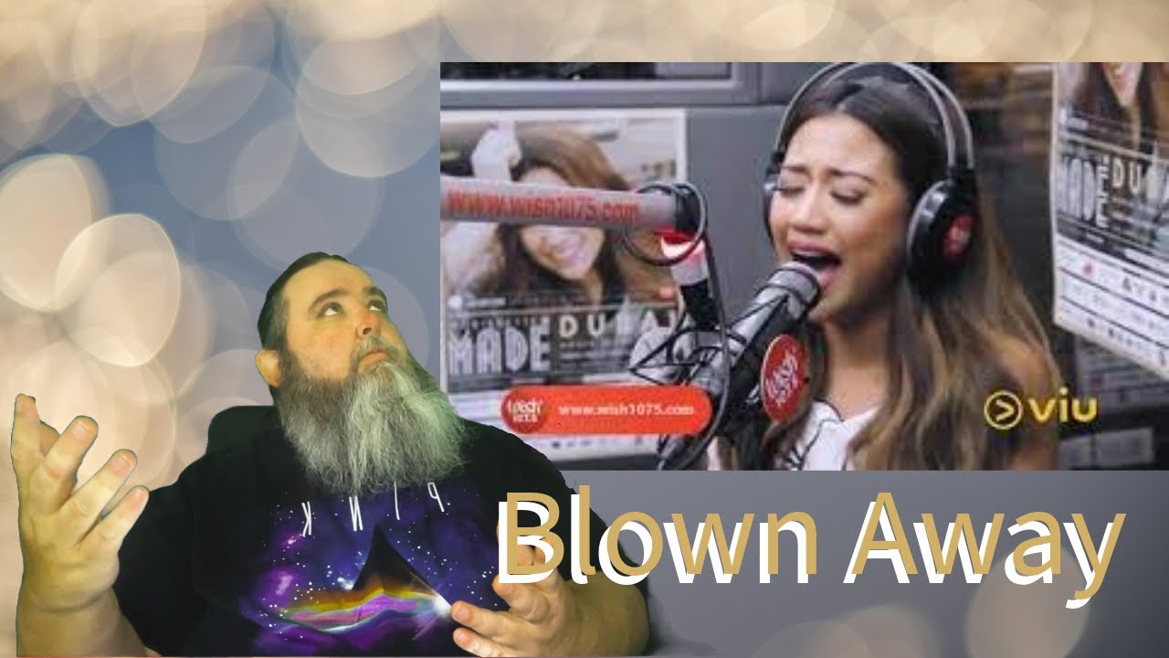 Morissette performs 