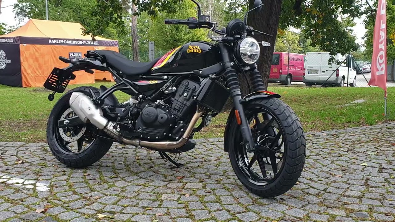 Royal Enfield Guerrilla 450 - Playa Black
