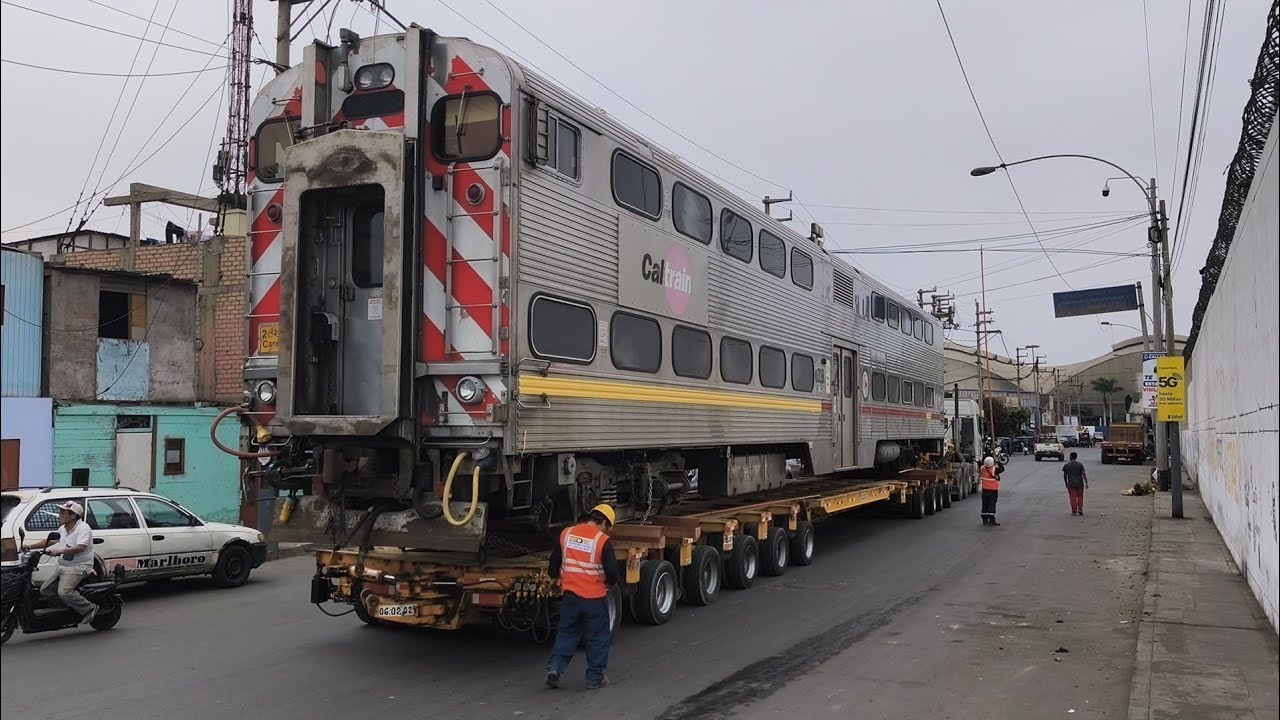 Ingreso de vagones Nippon Sharyo EX CALTRAIN a patio central FCC