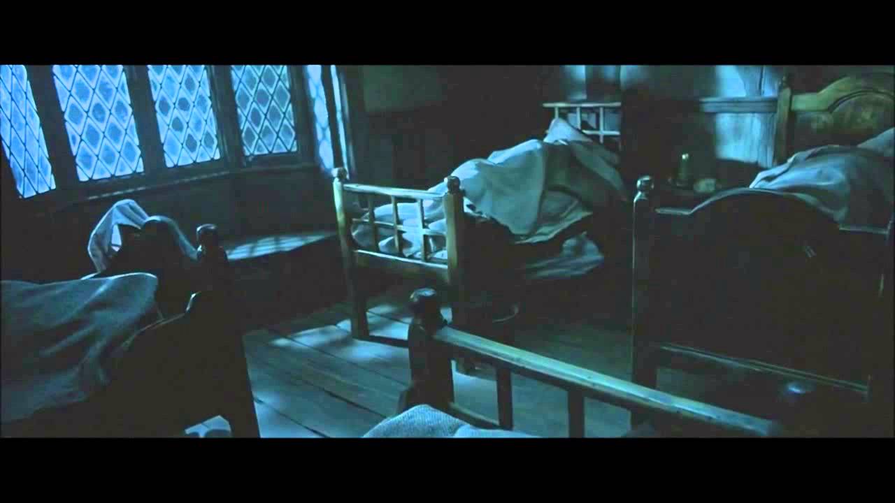 LOTR - The Fellowship of the Ring - Nazgul attack at Bree (Extended EditionHD)
