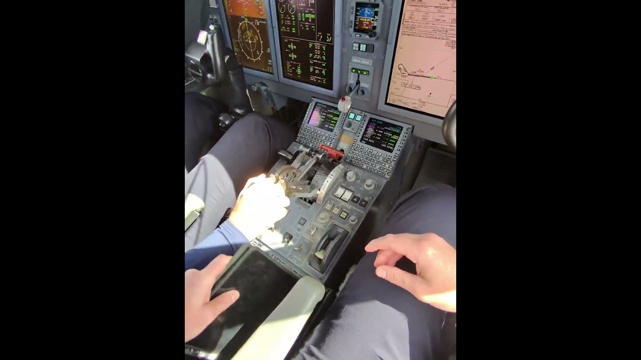 Gulfstream Jet Landing Video From Inside the Cockpit