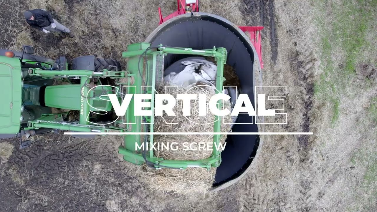 Highline ® AMX520T Towed Feed Mixer