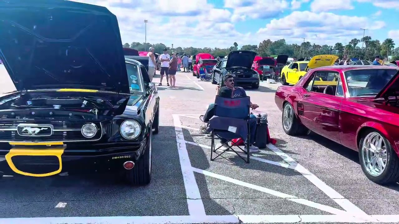 «Мустанги» на пятничном автосалоне Daytona 2025 на международном автодроме Дайтона #car #mustang ...